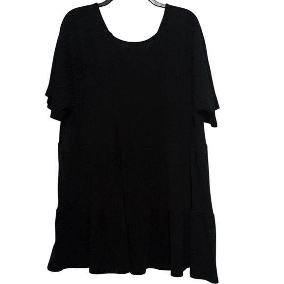 Soft & Flowy Women's Top - Picture 2 of 3